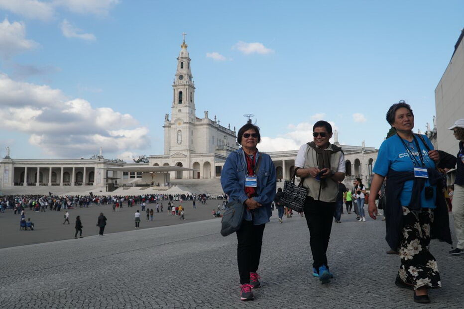 Milhares de peregrinos celebram 'milagre do sol' no Santuário de Fátima