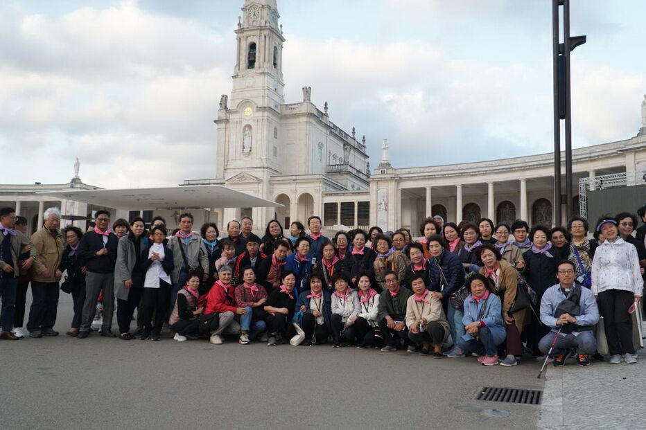Milhares de peregrinos celebram 'milagre do sol' no Santuário de Fátima