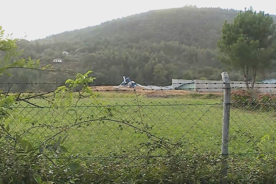 Desabamento de estrutura de vacaria faz dois feridos graves em Ponte de Lima