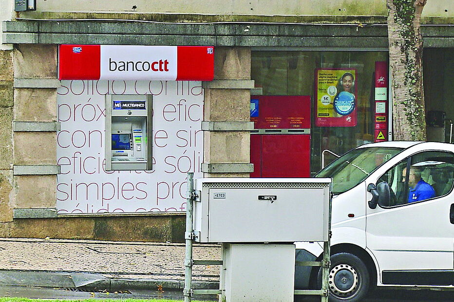 Vítima tinha ido à caixa multibanco mais próxima da câmara municipal, na avenida da República, quando foi atacada 