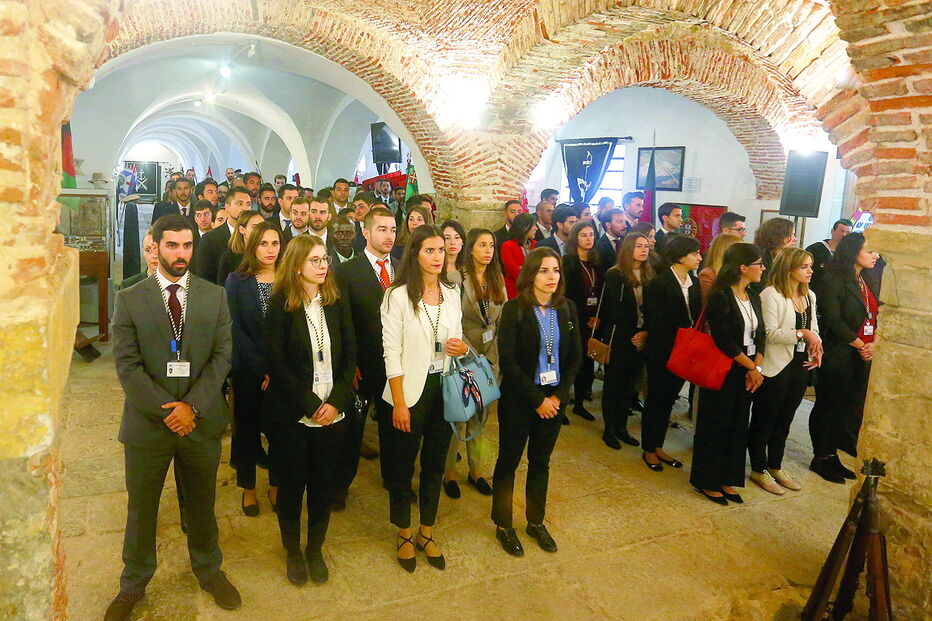 Cem candidatos ao curso de formação de inspetores do SEF, que ontem começou no Barreiro 
