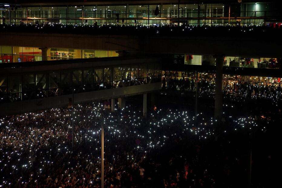 Caos nas ruas e milhares de manifestantes nos protestos independentistas da Catalunha