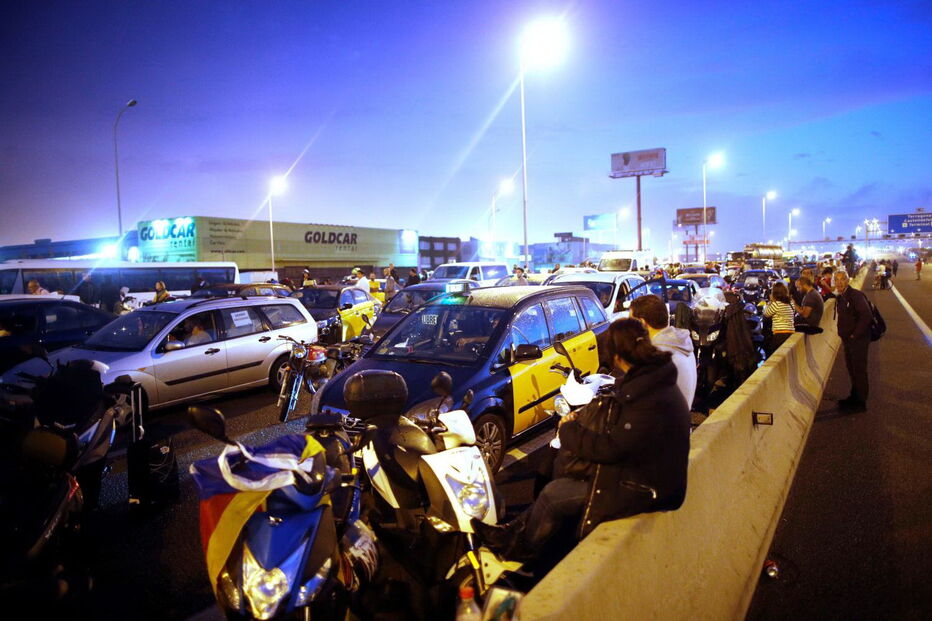 Caos nas ruas e milhares de manifestantes nos protestos independentistas da Catalunha