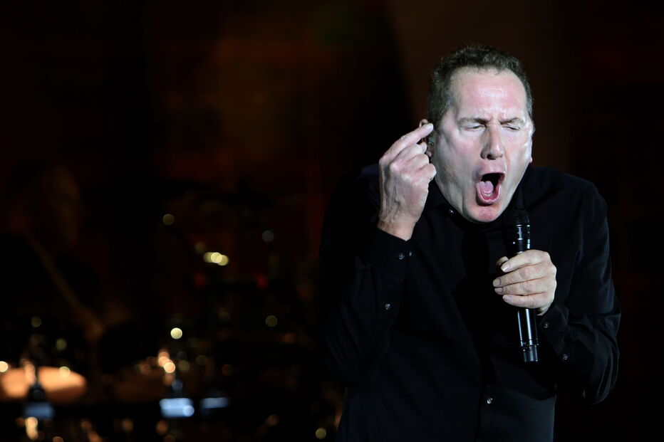 Mestres da pop eletrónica, Orchestral Manoeuvres in the Dark, deram lição de mestria numa Aula Magna praticamente esgotada.