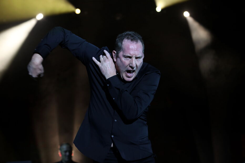 Mestres da pop eletrónica, Orchestral Manoeuvres in the Dark, deram lição de mestria numa Aula Magna praticamente esgotada.