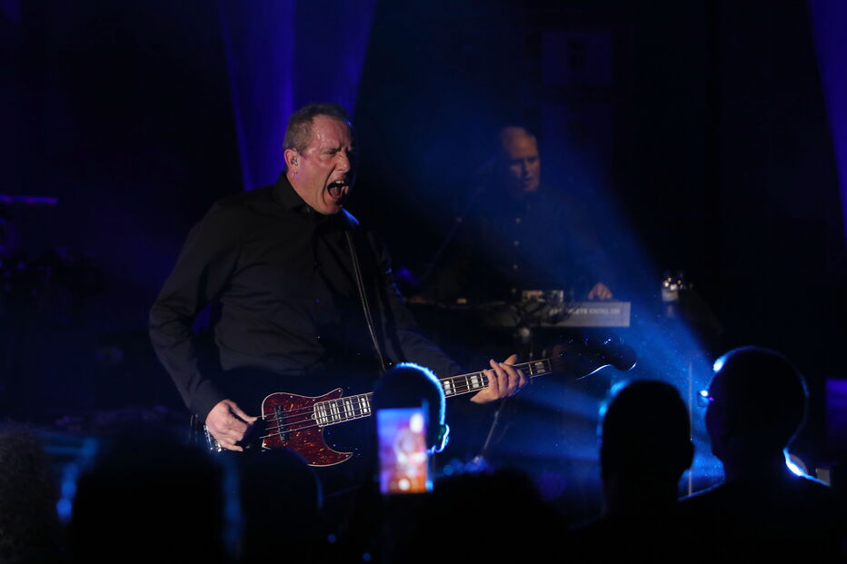 Mestres da pop eletrónica, Orchestral Manoeuvres in the Dark, deram lição de mestria numa Aula Magna praticamente esgotada.