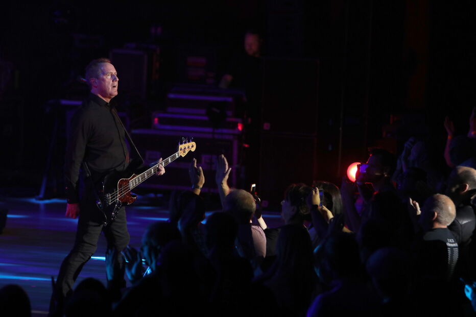 Mestres da pop eletrónica, Orchestral Manoeuvres in the Dark, deram lição de mestria numa Aula Magna praticamente esgotada.