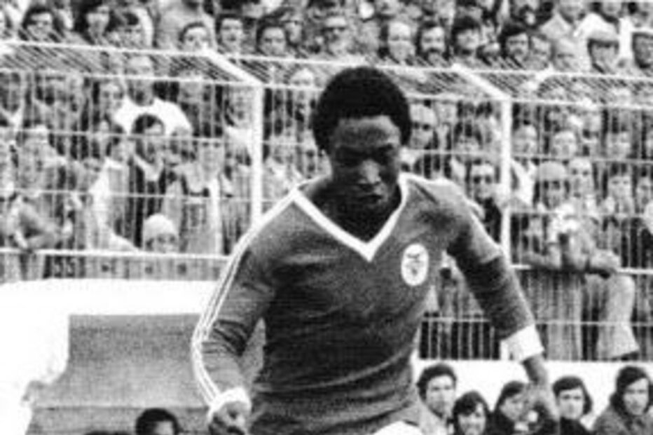 Rui Jordão com a camisola do Benfica