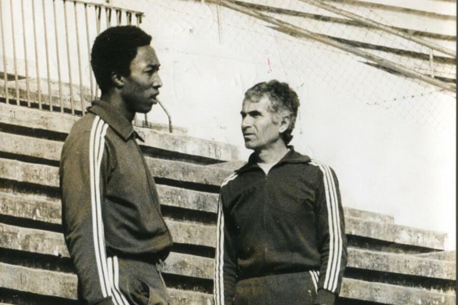 Jordão durante uma conversa com o treinador Radisic