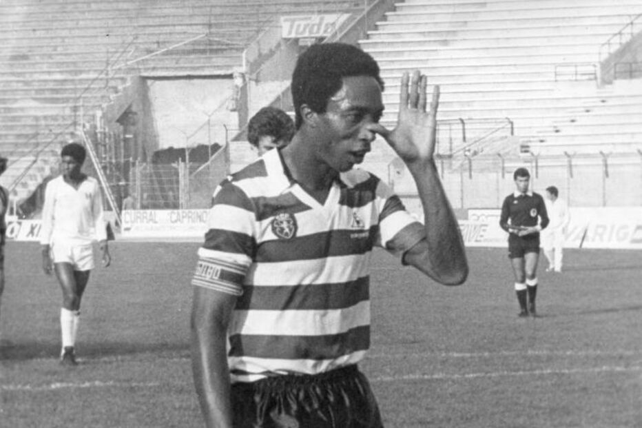 Jordão festeja com a camisola do Sporting