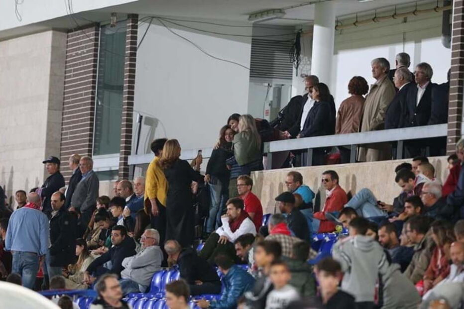 Dolores Aveiro nas bancadas a assistir ao Cova da Piedade - Benfica