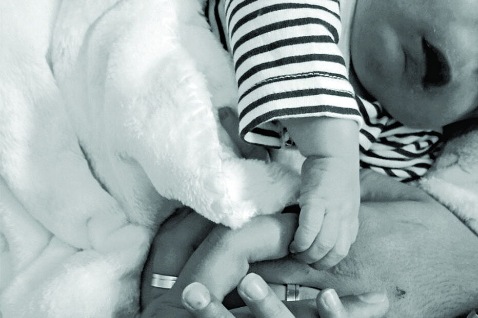 bebé sem rosto, bebé sem olhos