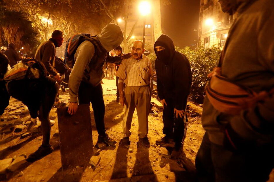 O reformado que enfrentou protestantes com bastão na mão na Catalunha