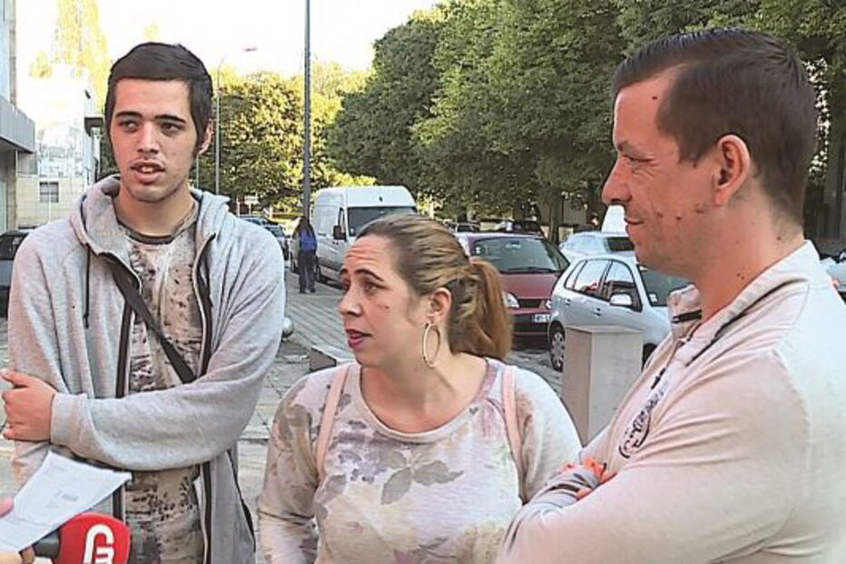 José Morais (à esquerda) acompanhado pela mãe, Liliana, e pelo pai, Domingos 