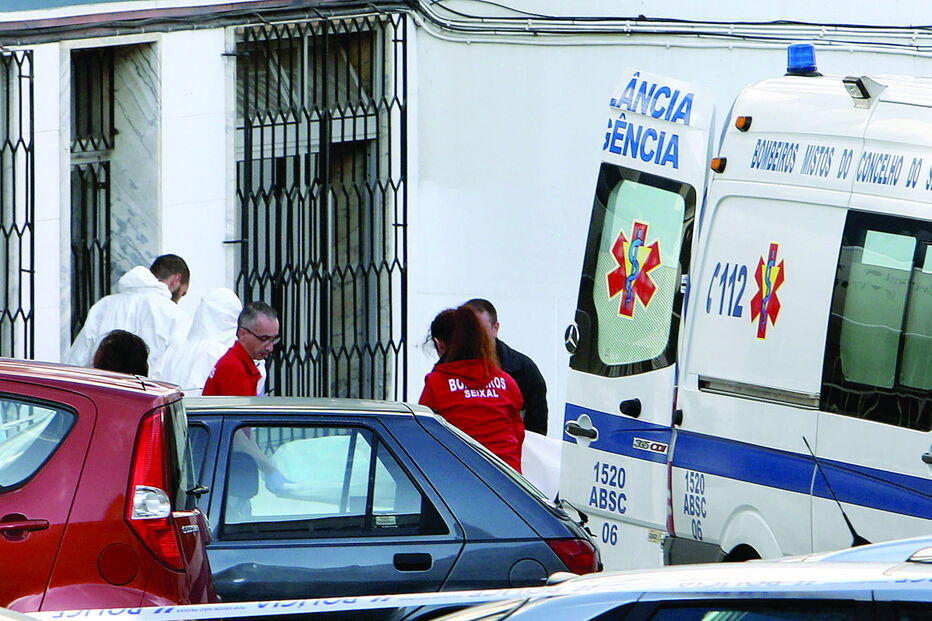 Homem arrastado de casa e morto à pedrada no Seixal