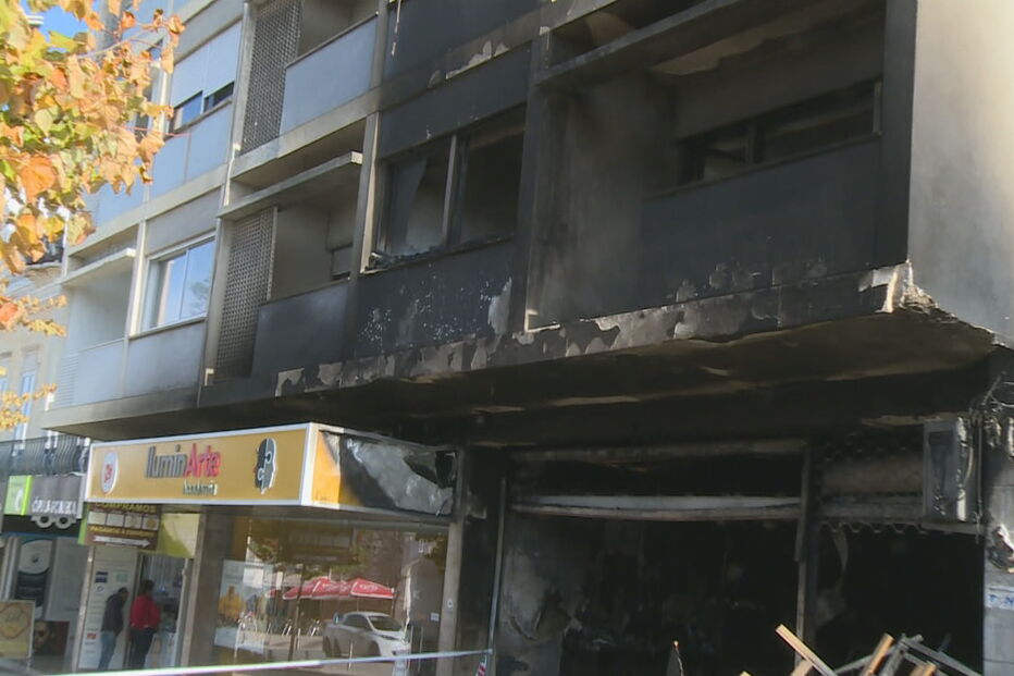 Fogo em hamburgueria em Loulé