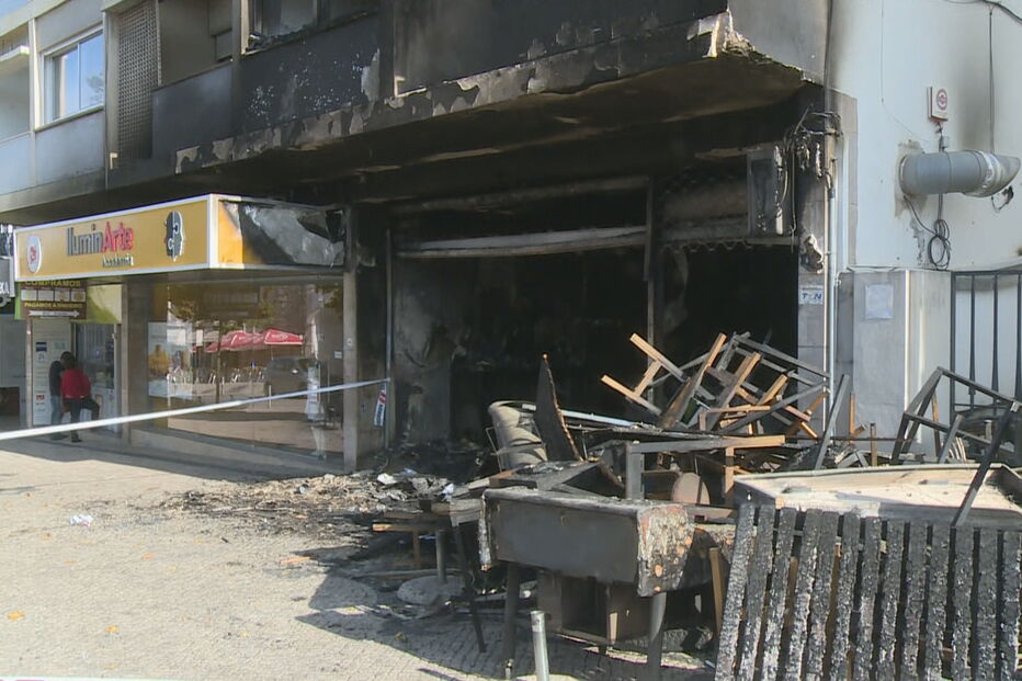 Fogo em hamburgueria em Loulé