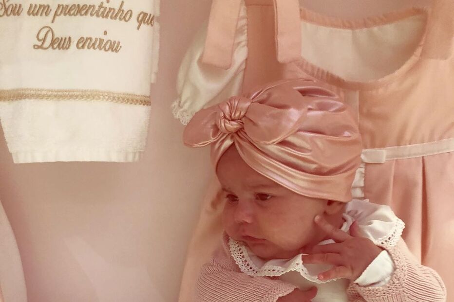 Valentina, filha de Katia Aveiro