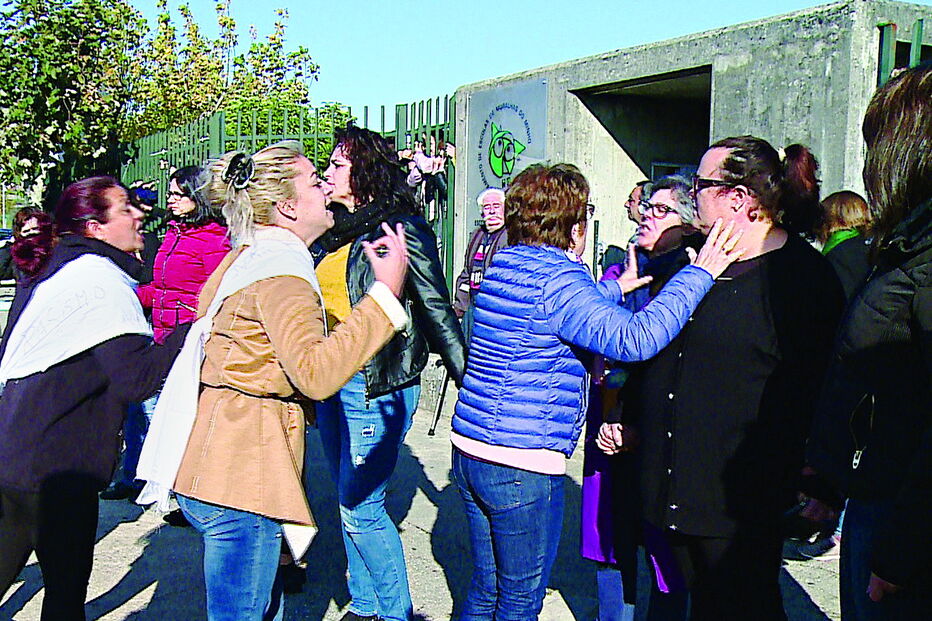 Confusão junto à EB 2,3 de Valença, onde dois professores e dois auxiliares foram agredidos na quinta-feira