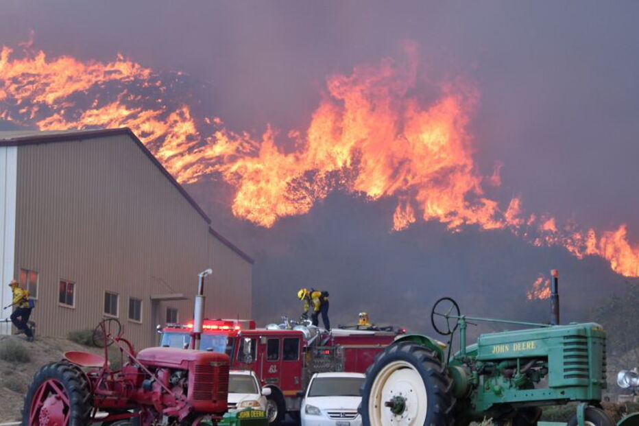 Vário incêndios florestais estão a lavrar na Califórnia