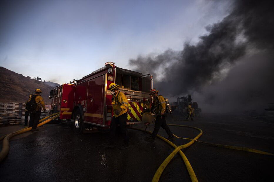 Vário incêndios florestais estão a lavrar na Califórnia