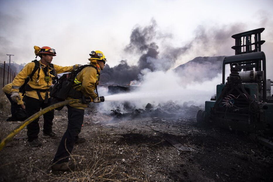 Vário incêndios florestais estão a lavrar na Califórnia