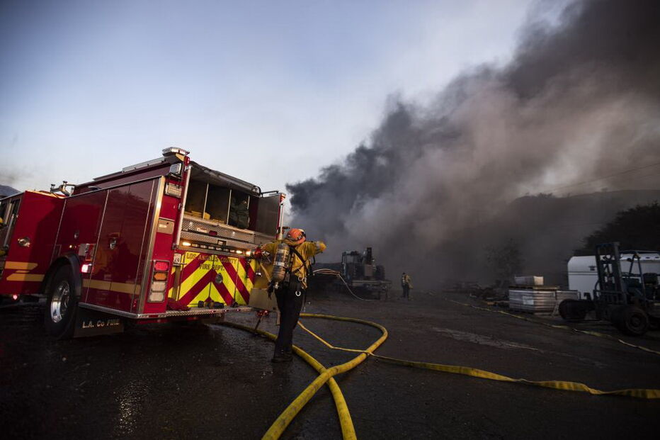 Vário incêndios florestais estão a lavrar na Califórnia