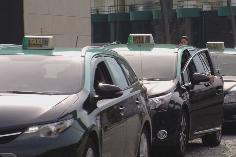 2019-10-25_11_25_23 Dois jovens detidos por assaltar taxistas e ameaçá-los com navalha em Alcântara.jpg