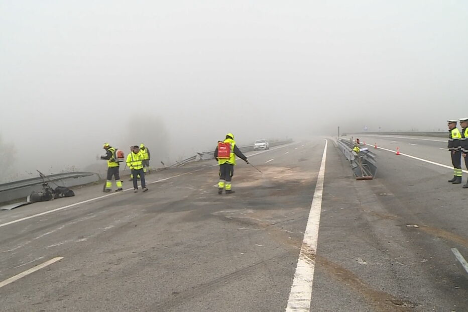 Despiste de camião corta circulação na A4 em Mirandela no sentido Porto - Bragança