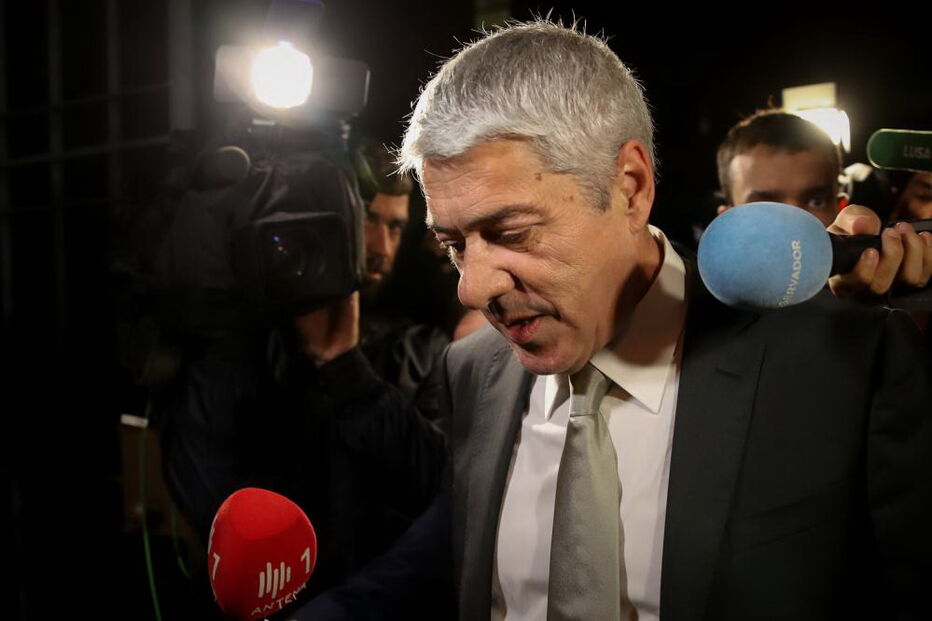 José Sócrates à saída do tribunal após o primeiro dia de interrogatório na Operação Marquês