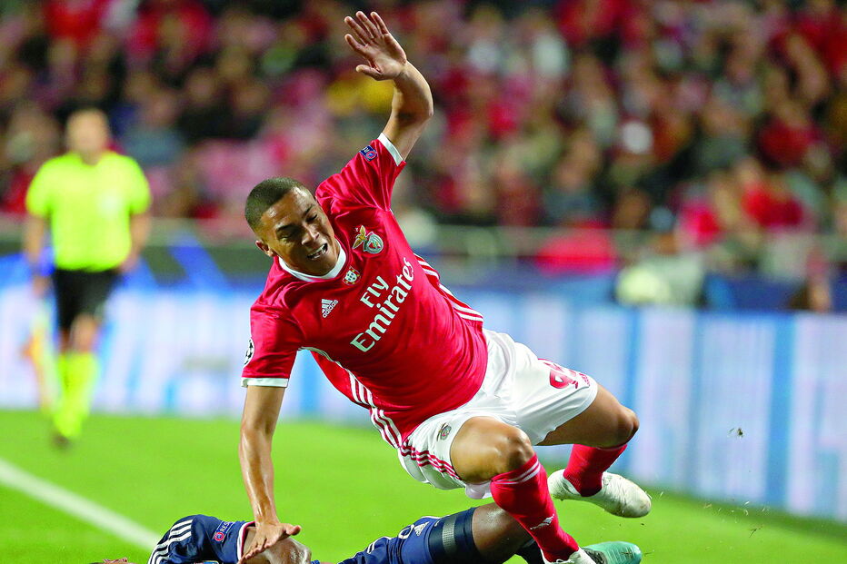 Carlos Vinícius custou 17 milhões de euros e ainda não conseguiu consolidar a condição de titular na equipa do Benfica 