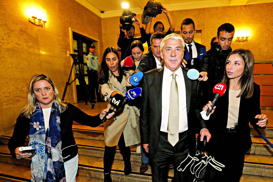 José Socrates, à saída do tribunal, pouco quis revelar daquilo que se passou na sala de audiências