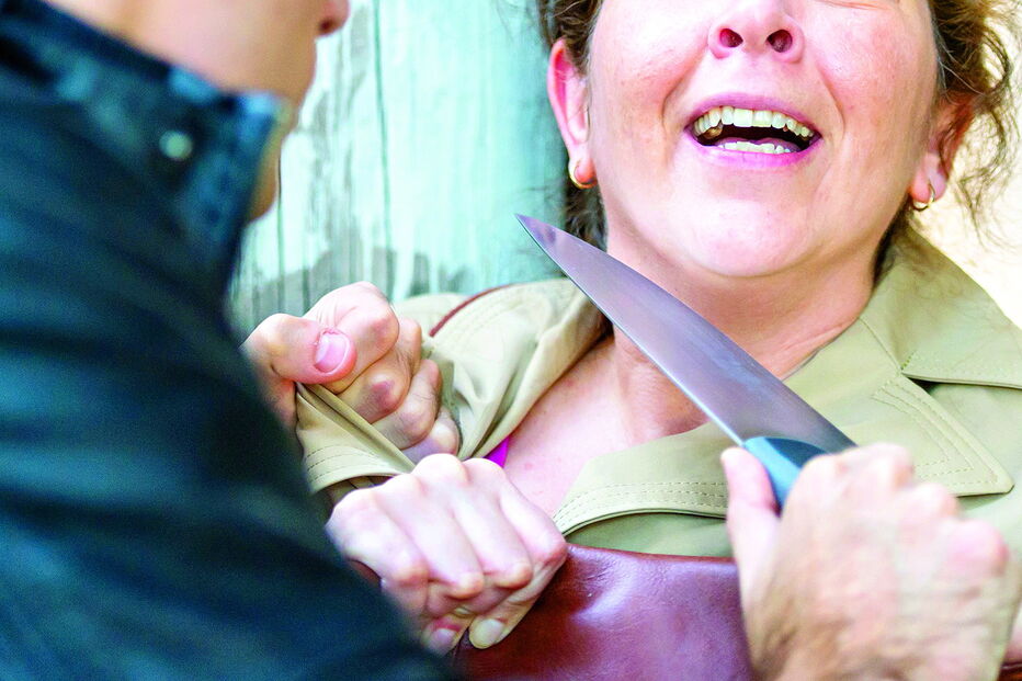 Agressor chegou a ameaçar de morte a vítima colocando-lhe uma faca de cozinha encostada ao pescoço