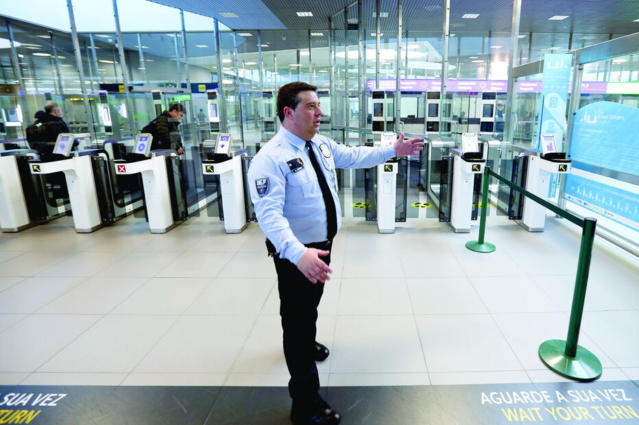 Funcionária de loja da TAP em Luanda já tinha vindo 20 vezes a Lisboa antes de ser presa pelo SEF