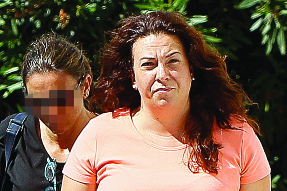 Rosa é acusada, em coautoria com o amante, da morte do marido  