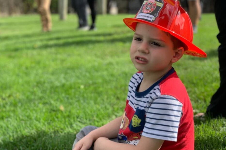 Menino de quatro anos morre após ser atacado por pit bull