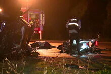 Três mortos e três feridos em violenta colisão entre carro e mota no IP2