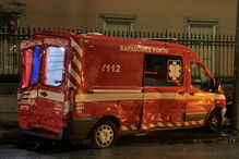 Colisão entre carro e ambulância faz dois feridos no Porto