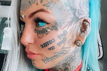 Jovem gasta 23 mil euros para pintar olhos de azul e fica cega