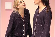 Carolina Carvalho e Filipa Areosa na peça 'Doença da Juventude'