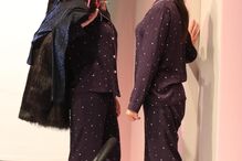 Carolina Carvalho e Filipa Areosa na peça 'Doença da Juventude'