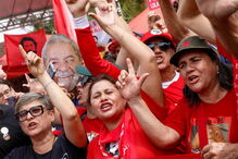 Lula da Silva à saída da prisão