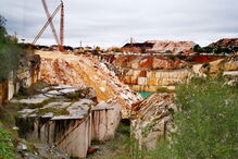 Condutor de camião morre após queda no interior de pedreira em Vila Viçosa