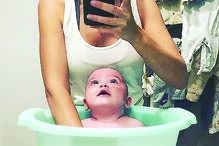 Jessica Athayde com o filho Oliver