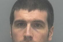 Filho bebé de casal vegan morre de malnutrição após só comer fruta e vegetais