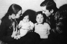 Com a mulher à época, Isabel Costa, e os filhos