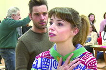 Sofia Escobar interpreta Christine Daaé. A atriz esteve três anos em Londres a vestir este papel