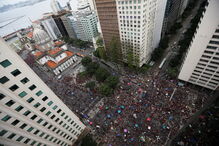 Milhares de adeptos celebram a vitória do Flamengo na Taça Libertadores
