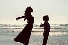 Inês Castel-Branco e o filho Simão