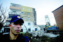 Sismo causou o desmoronamento de dezenas de edifícios na Albânia  